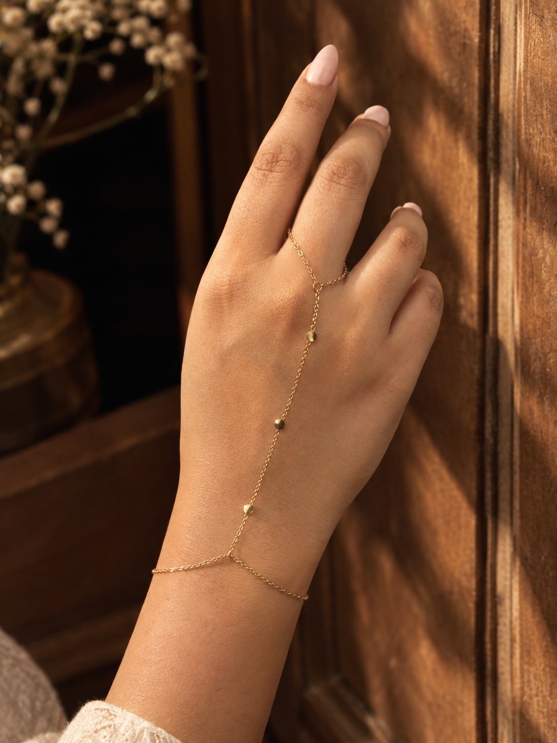 Veleria Handchain
