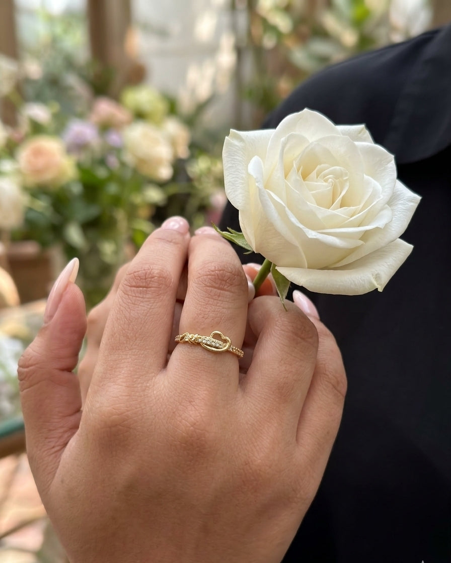 Amora Ring