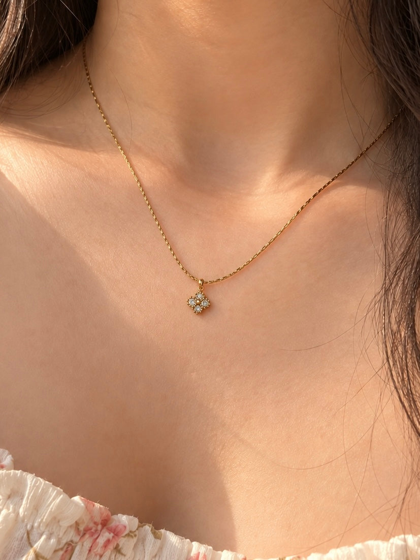 Clover Necklace